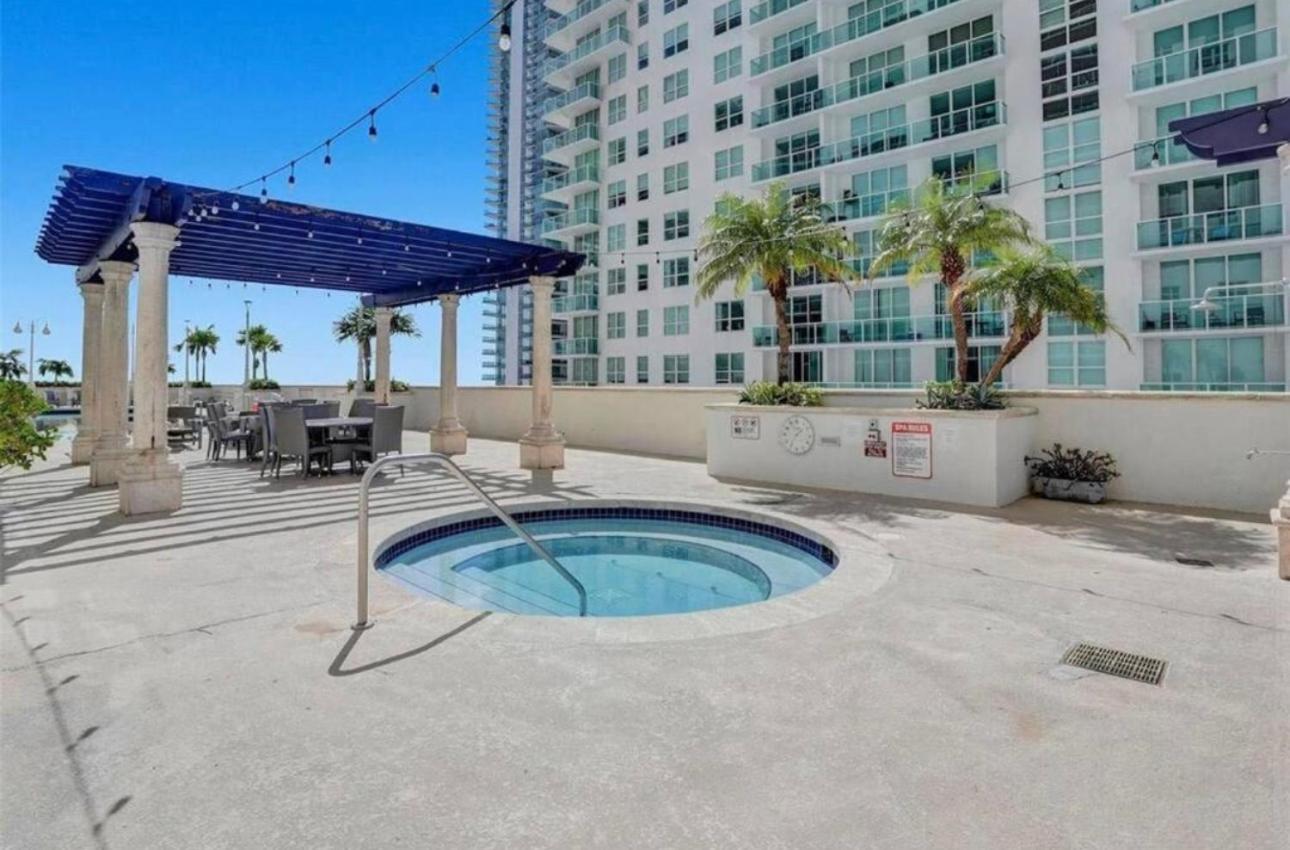 Centric Modern 40Thfloor Brickell Condo Free Parking By Palermo Home Miami Luaran gambar